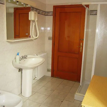Riva Reno Guest house 2*